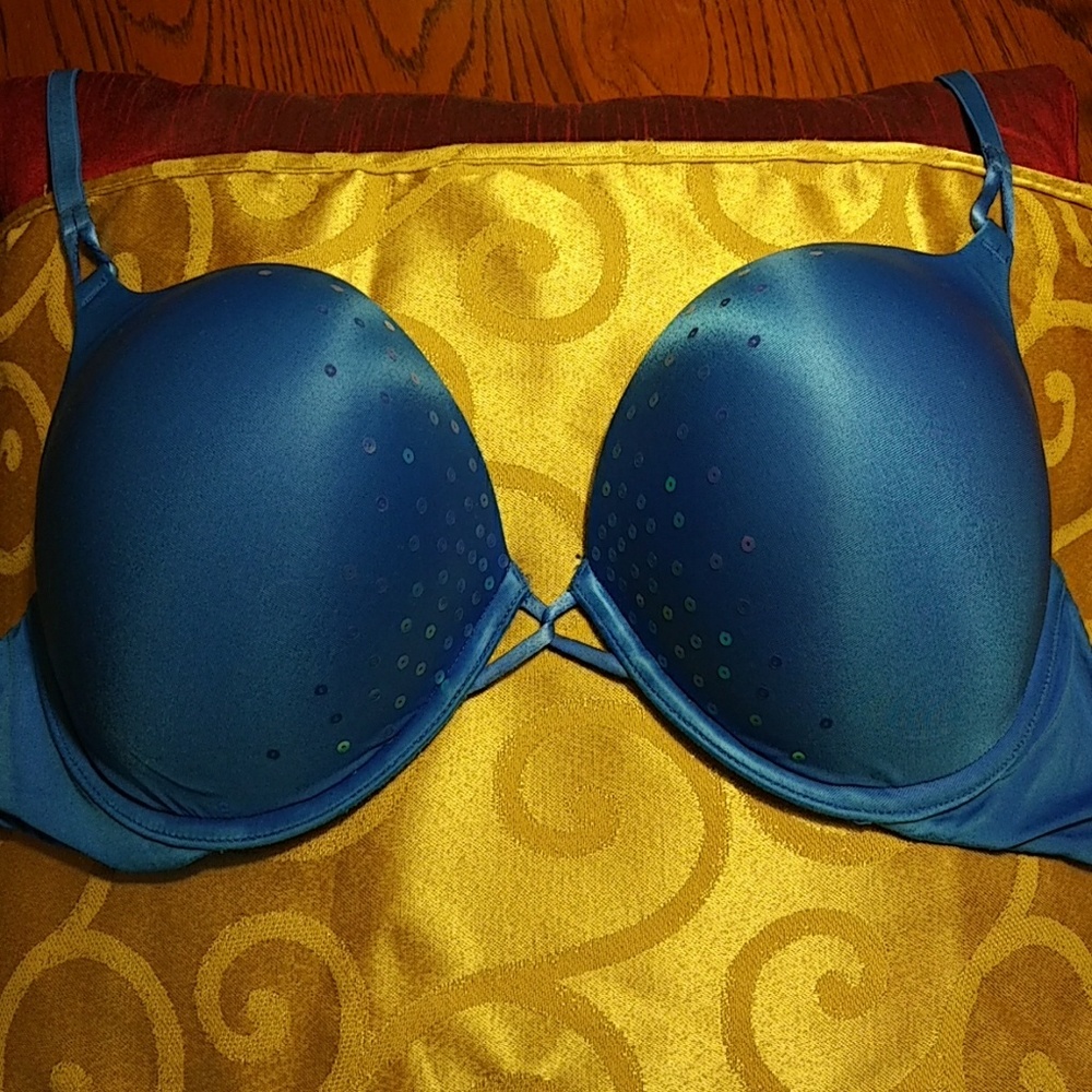 Victoria's Secret Miraculous Plunge 36D Bra